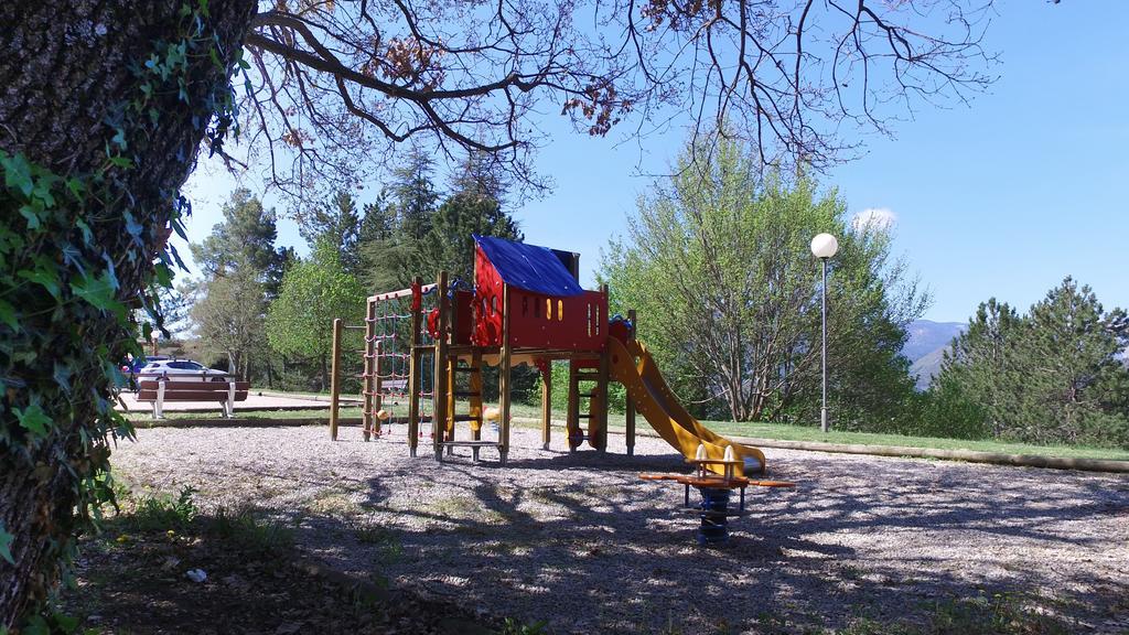 Отель Vvf Drome Provence Монбрен-ле-Бен Экстерьер фото